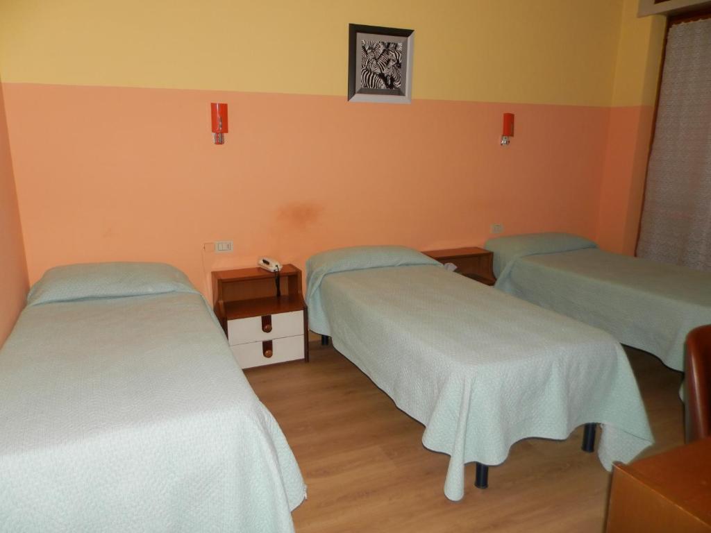 דומודוסולה Hotel Motel Europa חדר תמונה