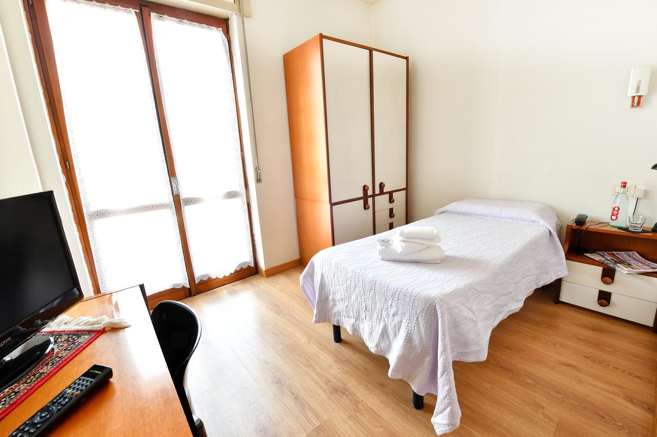 דומודוסולה Hotel Motel Europa מראה חיצוני תמונה