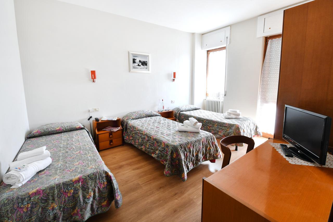דומודוסולה Hotel Motel Europa מראה חיצוני תמונה